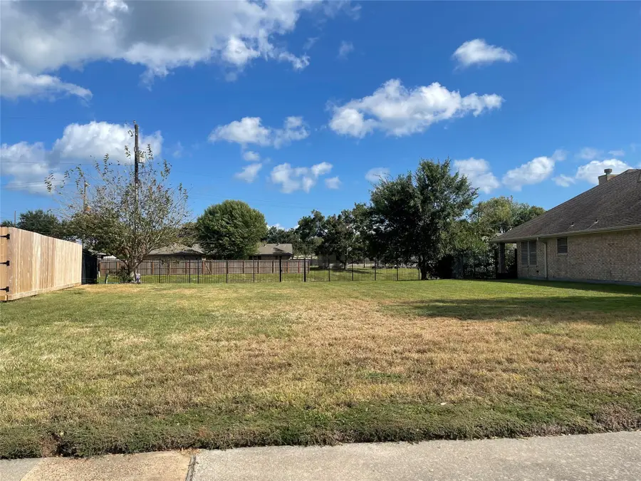 2414 17th Street N, Texas City, TX 77590 - Image #2