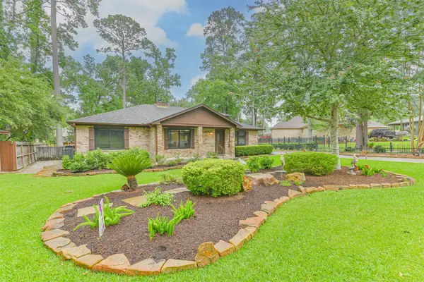 252 Springs Edge Drive, Conroe, TX 77356