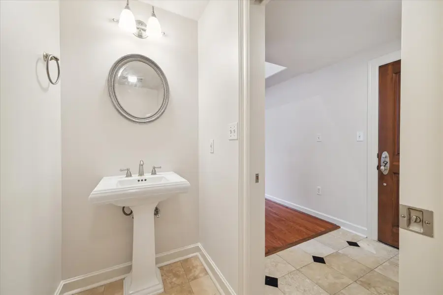 914 Main Street #1104, Houston, TX 77002 - #3