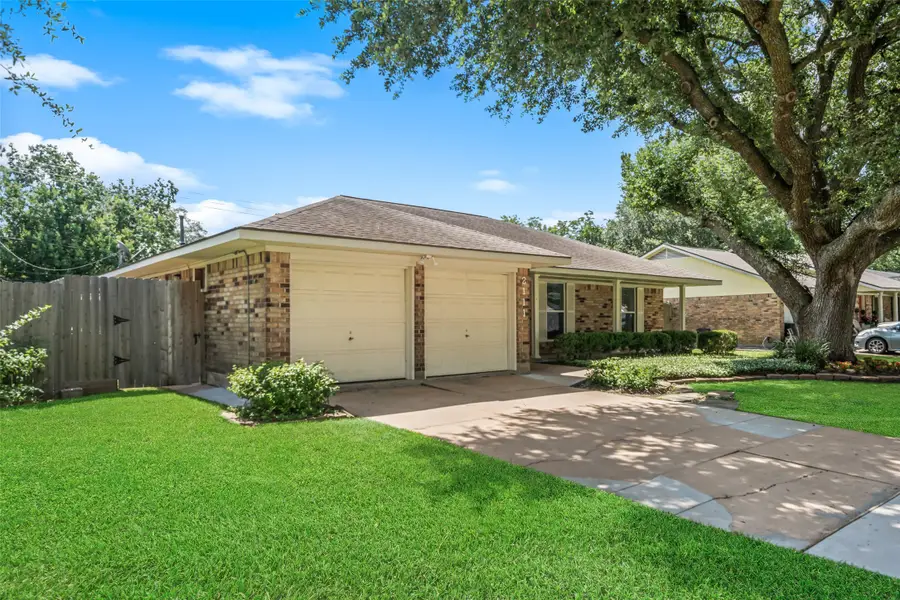 2111 Willow Boulevard, Pearland, TX 77581 - #2