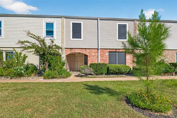 9022 Wilcrest Drive #9022, Houston, TX 77099