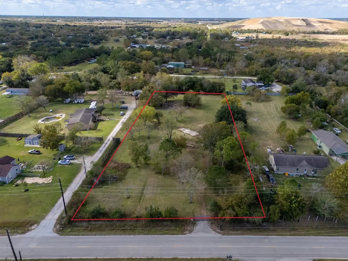 1543 Algoa Friendswood Road, Alvin, TX 77511 - Image #1