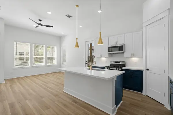 8904 Sunshine Laverne Lane, Houston, TX 77080