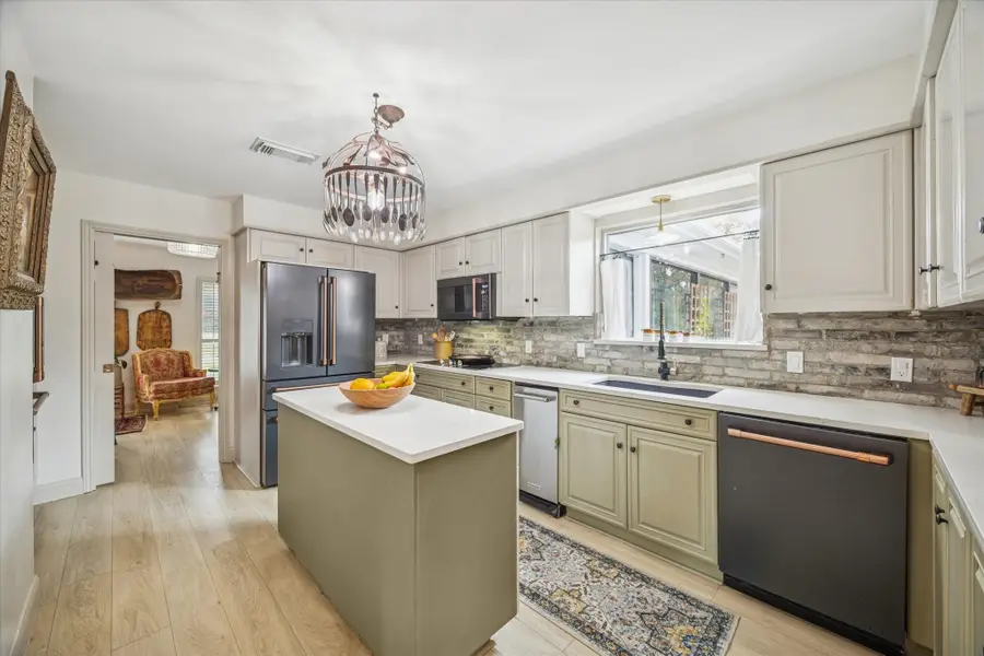 660 Louisiana Park, Conroe, TX 77302 - Image #2