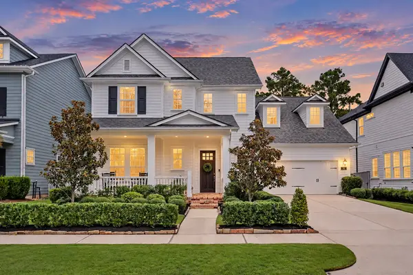 35 W Sawyer Ridge Drive, The Woodlands, TX 77389
