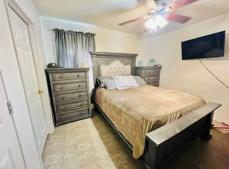 708 E 6th Street, Sweeny, TX 77480 - #3