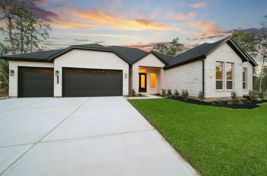 316 Louvenia Court, Pinehurst, TX 77362 - Image #3