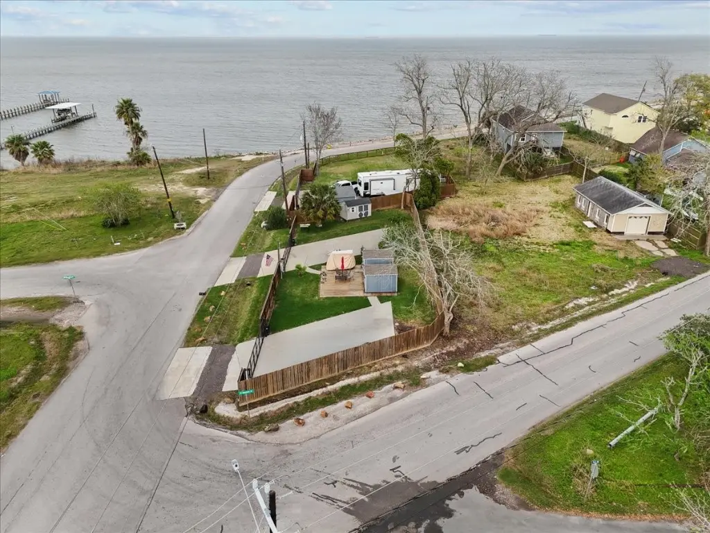 111 Jackson Avenue, Bacliff, TX 77518 - #1