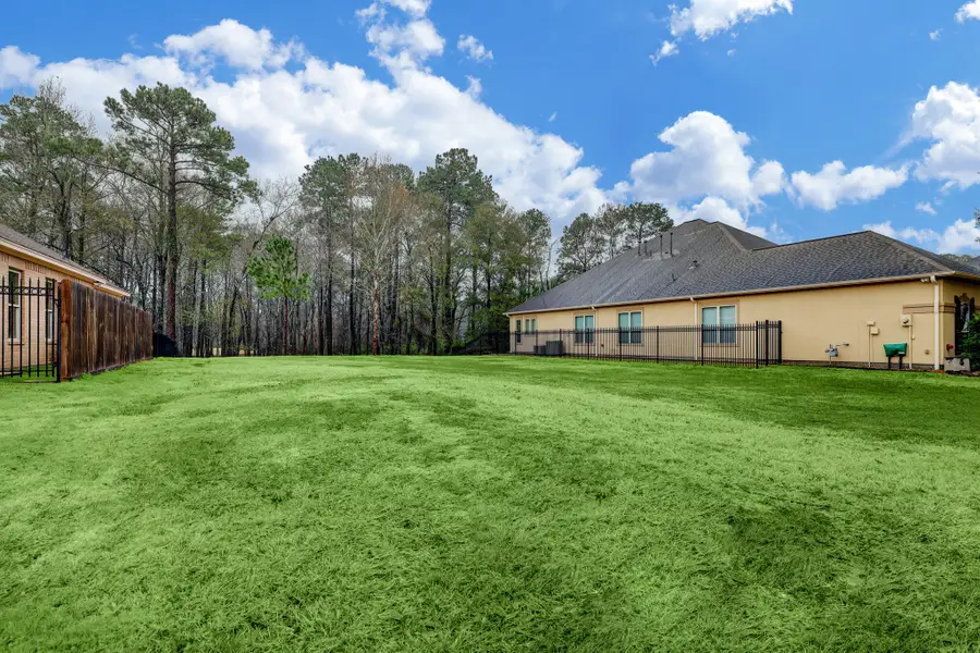 2926 S Cotswold Manor Drive, Kingwood, TX 77339 - Image #2