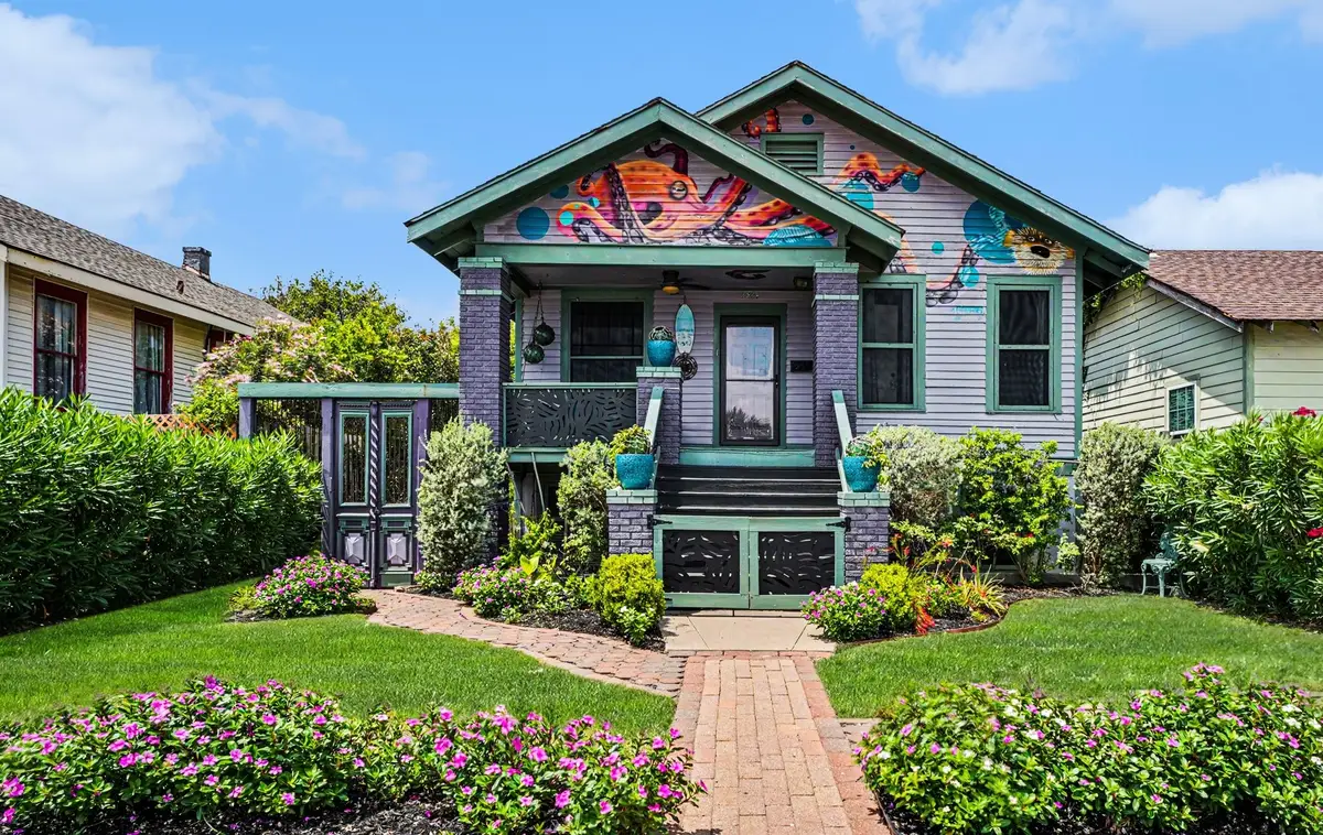 2524 Avenue Q 1/2, Galveston, TX 77550 - #1