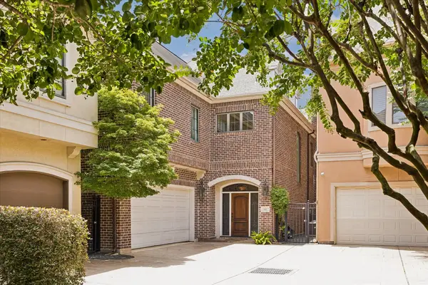 28 Hackberry Lane #C, Houston, TX 77027