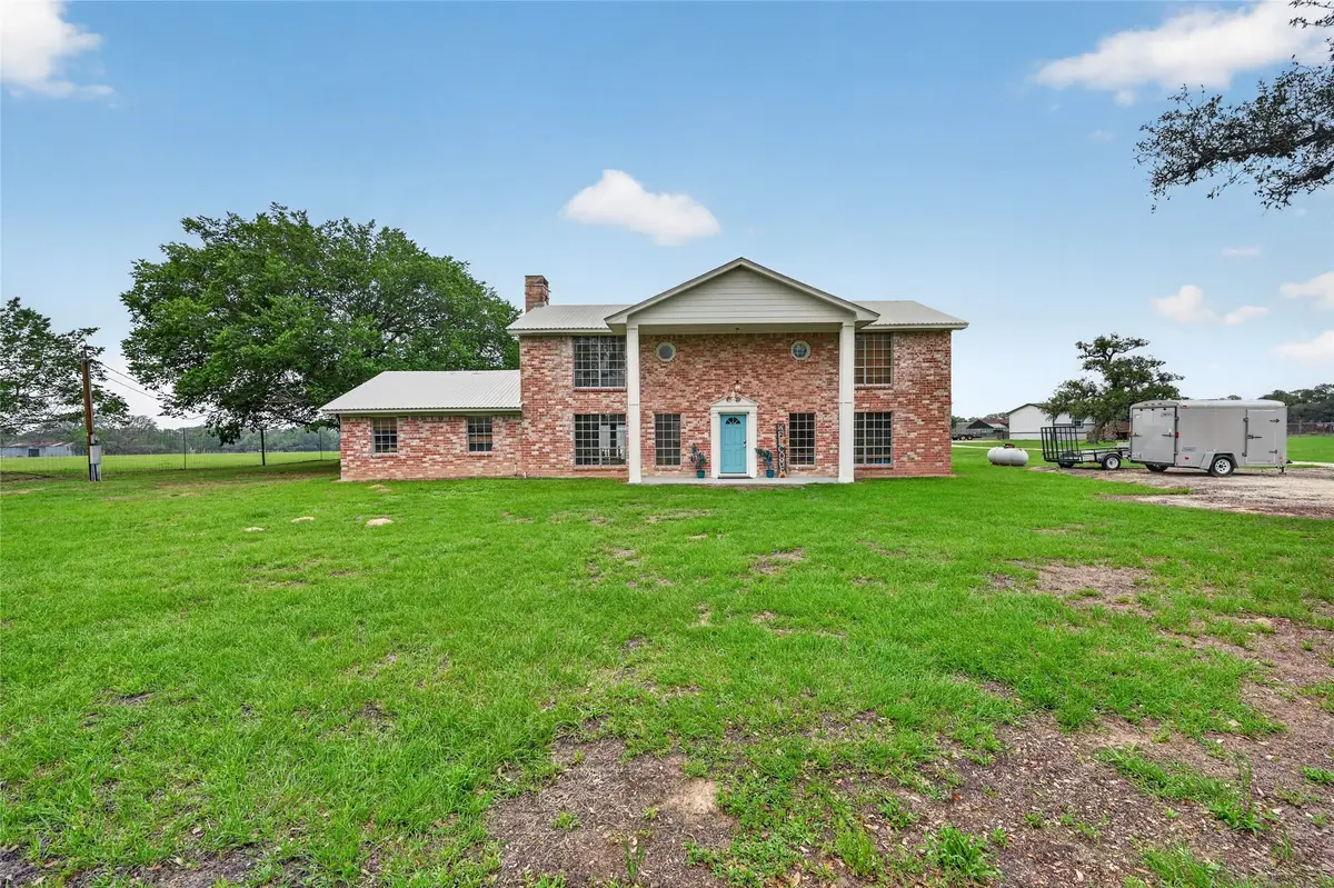 6072 County Road 122, Hallettsville, TX 77964 - #1