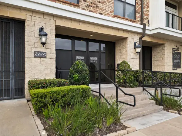 2120 Kipling Street #206, Houston, TX 77098