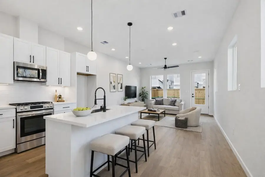 5030 Creekmont Drive, Houston, TX 77091 - Image #2