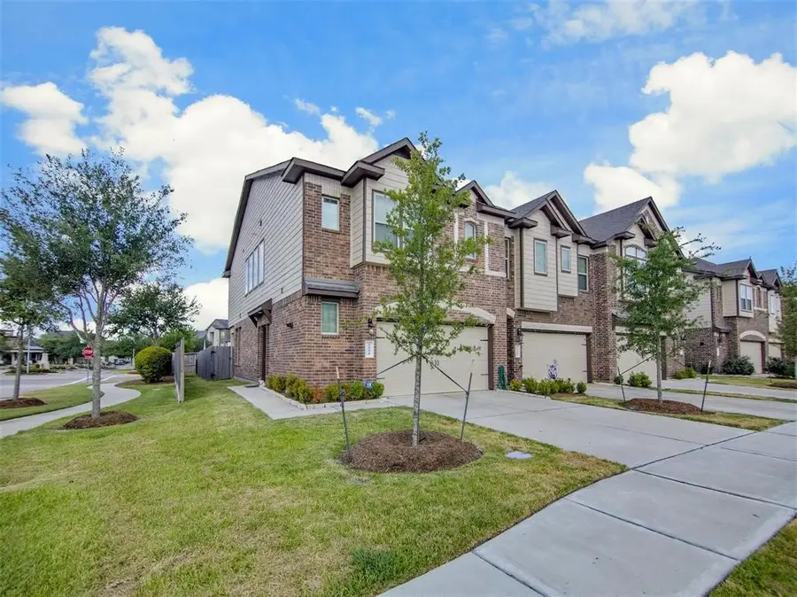 3334 Rainflower Springs Lane, Rosenberg, TX 77471 - Image #2