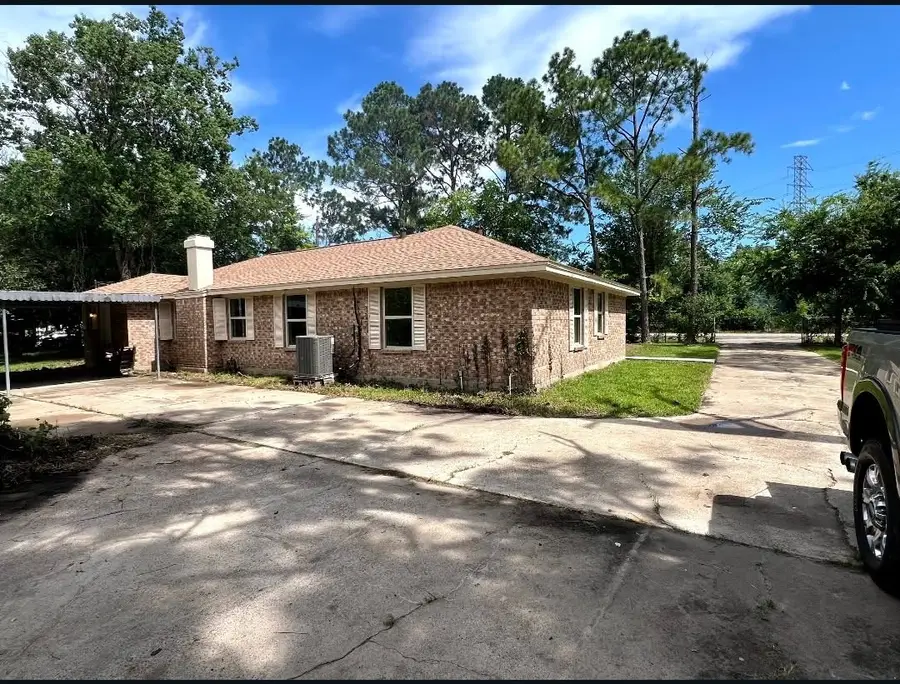 748 County Road 296d, Alvin, TX 77511 - #2