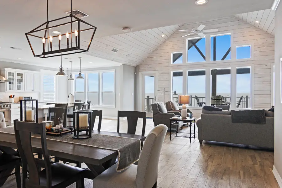 3133 Bay Ridge Drive, Palacios, TX 77465 - Image #2