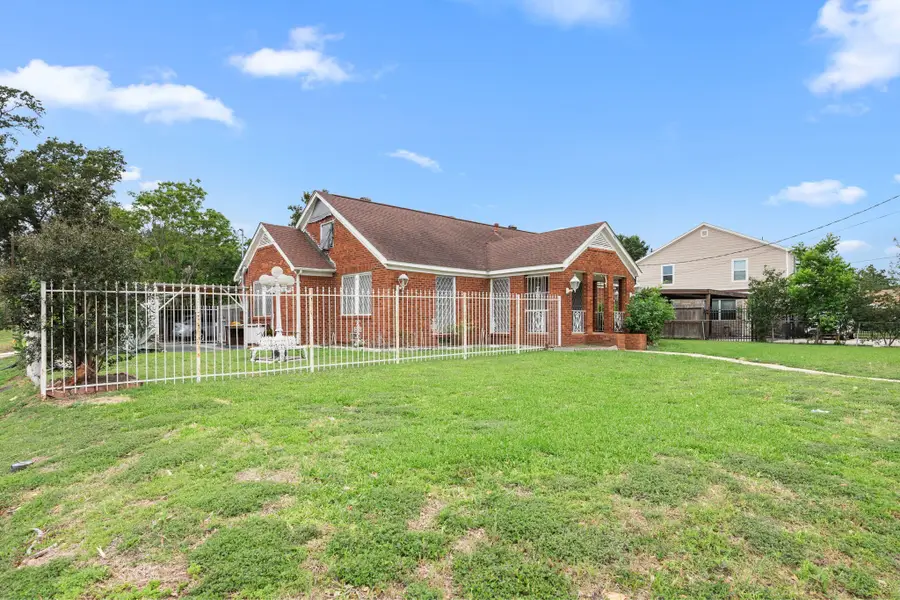 5201 Irvington Boulevard, Houston, TX 77009 - #3