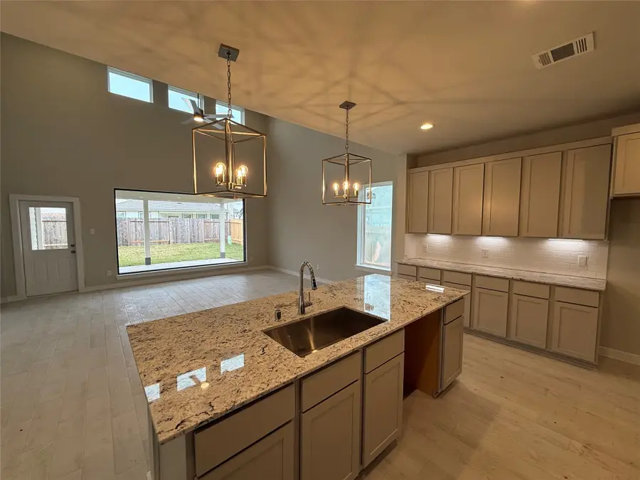 8727 Mallow Rose Way, Rosharon, TX 77583 - Image #2