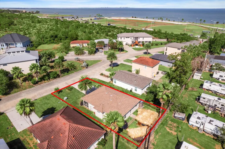 282 Debbie Lane, San Leon, TX 77539 - Image #3