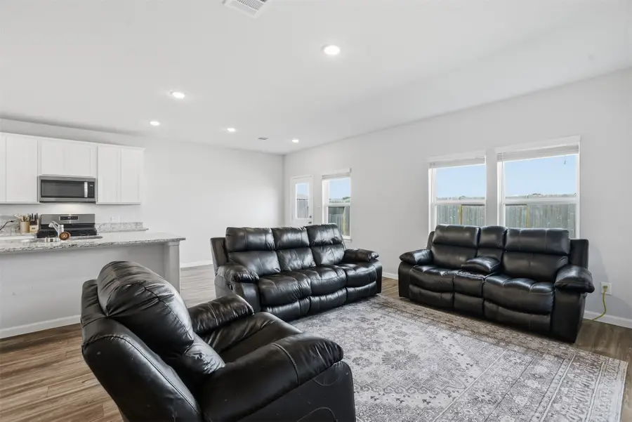 814 Brookside Drive, Dayton, TX 77535 - Image #2