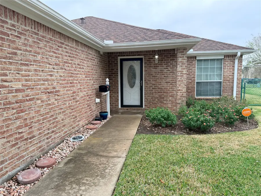 505 E Calhoun Street, El Campo, TX 77437 - Image #3