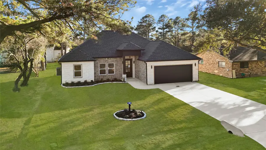 105 Bledsoe St, Prairie View, TX 77445 - #2