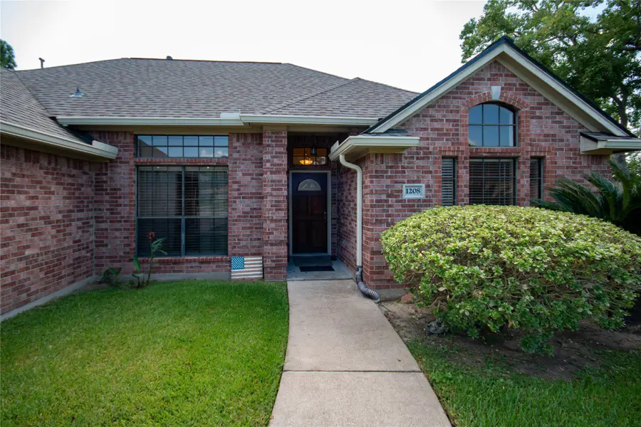 1208 Parkwest Street, Texas City, TX 77591 - #2