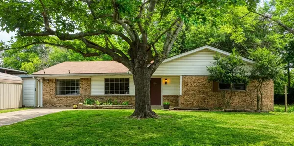 408 E Cheek Street, Montague, TX 76265