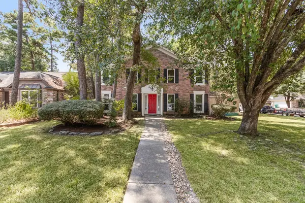 2 Summithill Place, The Woodlands, TX 77381