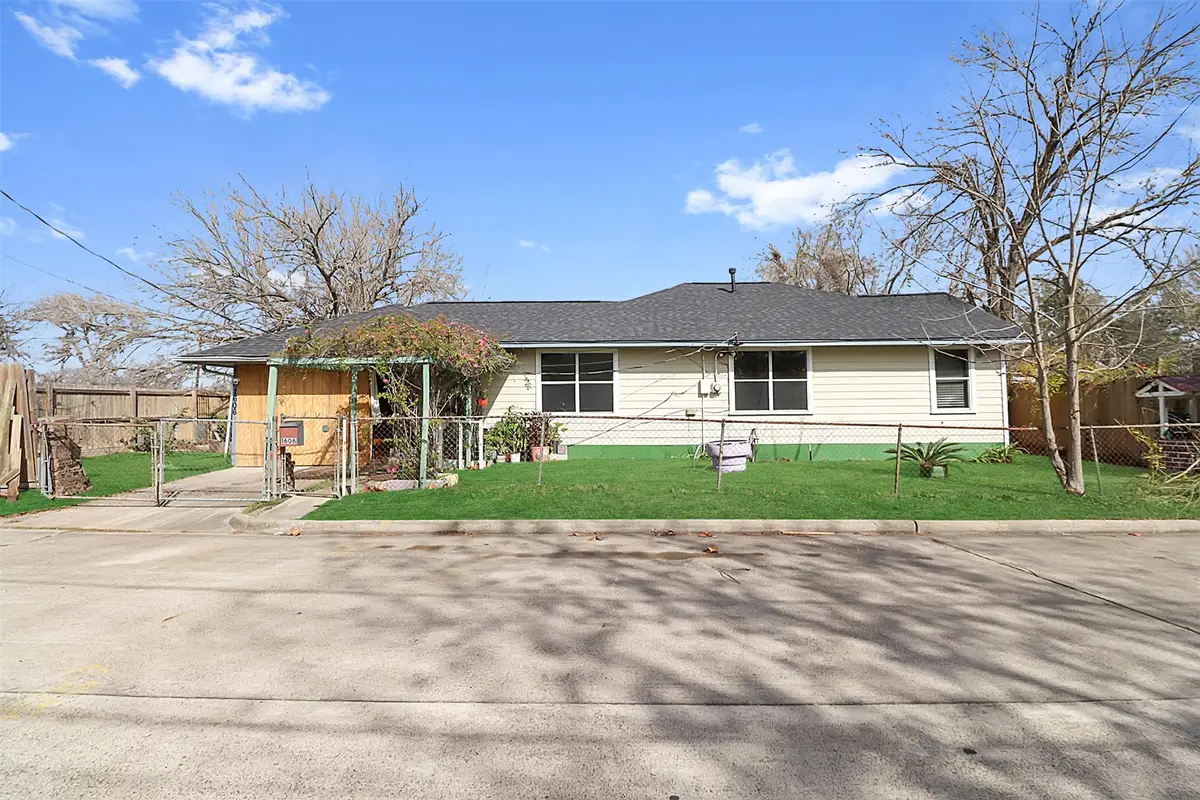 1606 W Humble Street, Baytown, TX 77520 - Image #1