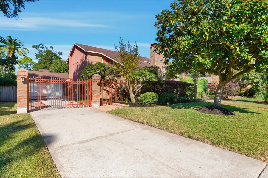 15719 Brookvilla Drive, Houston, TX 77059 - Image #3