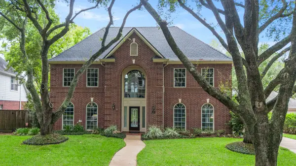 23 Saint Simons Court, Sugar Land, TX 77479