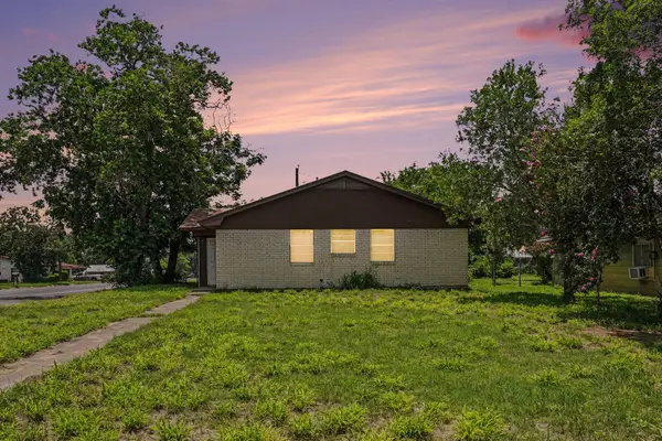 901 Coleman Street, Poteet, TX 78065