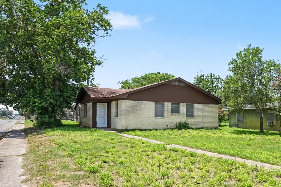 901 Coleman Street, Poteet, TX 78065 - #3