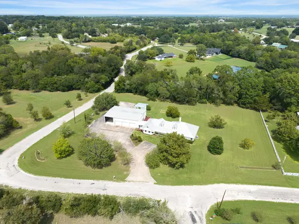 8225 Clarann Lane, Chappell Hill, TX 77426