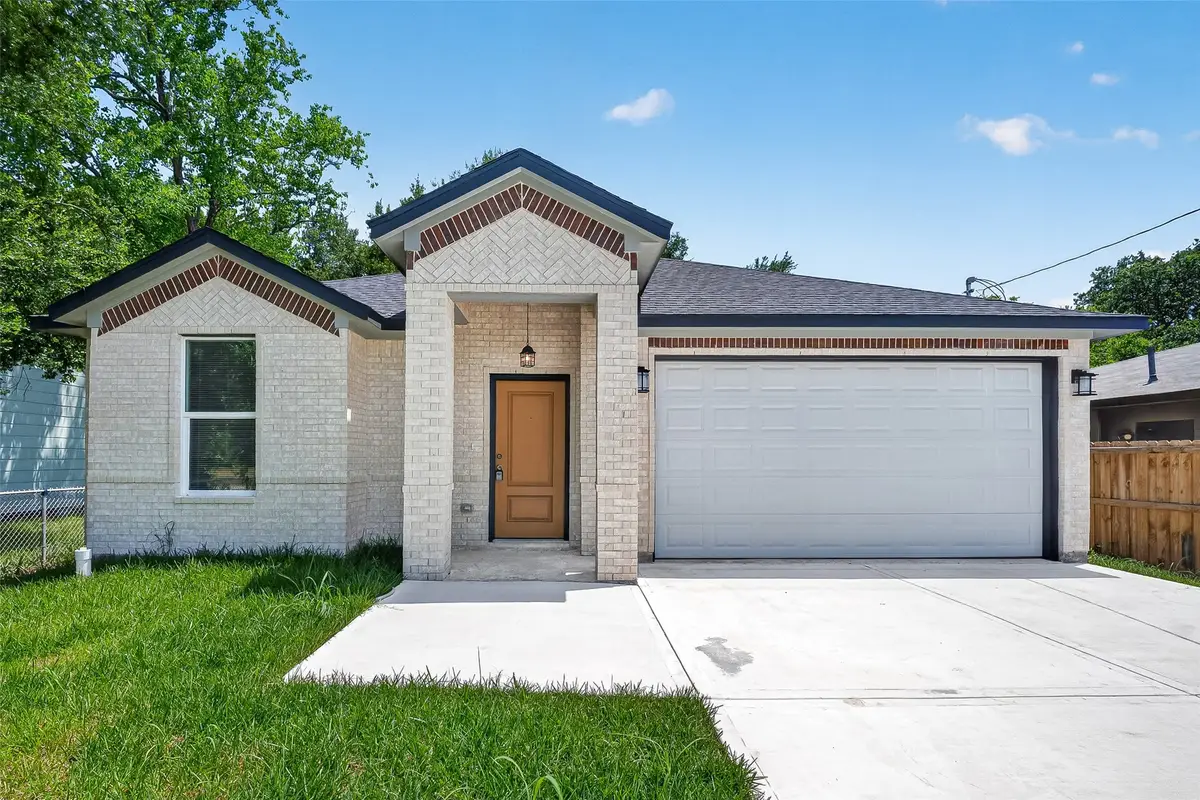 130 E Melville Drive, Crosby, TX 77532 - #1