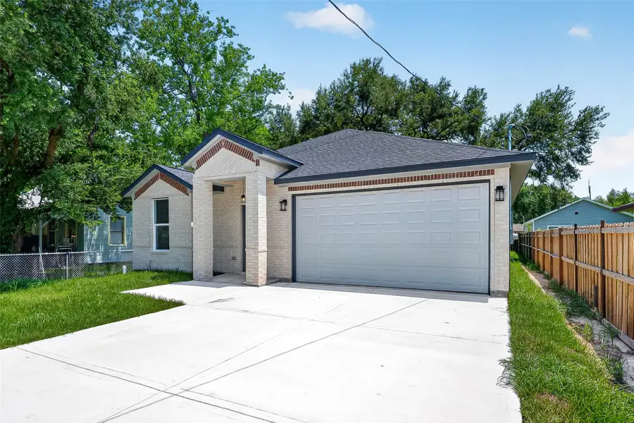 130 E Melville Drive, Crosby, TX 77532 - #3