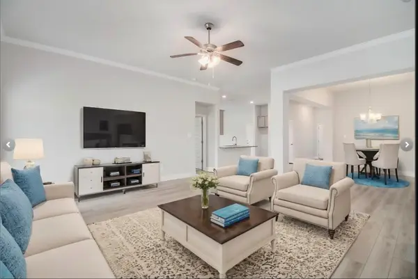 4313 Leslies Way, Dickinson, TX 77539