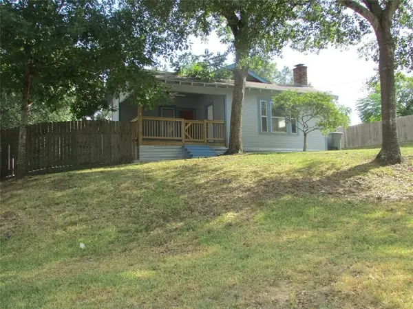 1309 14th Street, Huntsville, TX 77340