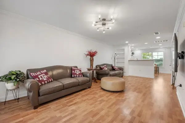 1725 Harvey Mitchell Parkway S #2125, College Station, TX 77840