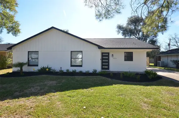 9519 Fairdale Lane, Houston, TX 77063