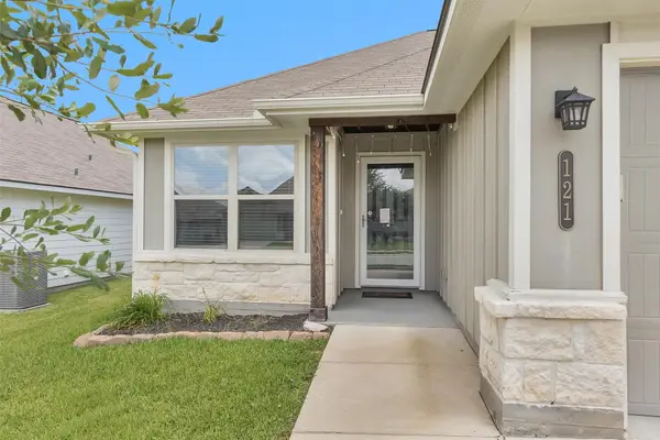 121 Dove Landing Court, Navasota, TX 77868