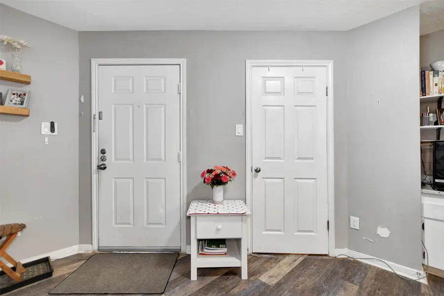 2401 Sycamore Avenue #D4, Huntsville, TX 77340 - #3