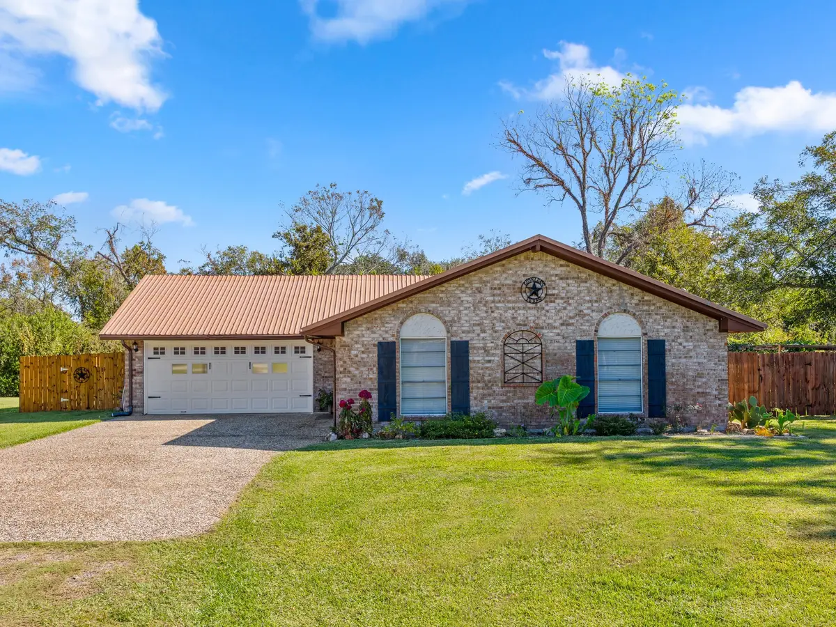 79 Lower Colorado Drive, Bay City, TX 77414 - Image #1