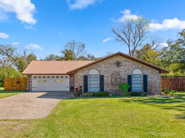 79 Lower Colorado Drive, Bay City, TX 77414