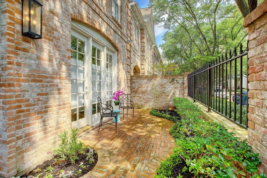 2308 Briarglen Drive, Houston, TX 77027 - Image #3