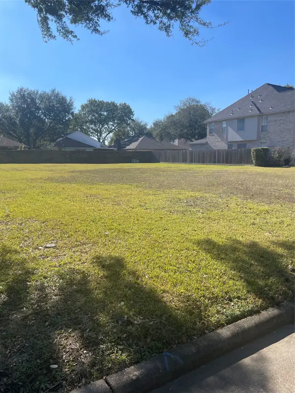 8319 Frontenac, Houston, TX 77071