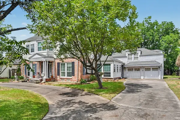 3736 Bellaire Boulevard, Southside Place, TX 77025