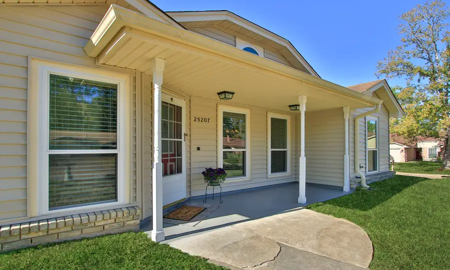 25207 Firewood Lane, Spring, TX 77373 - Image #2